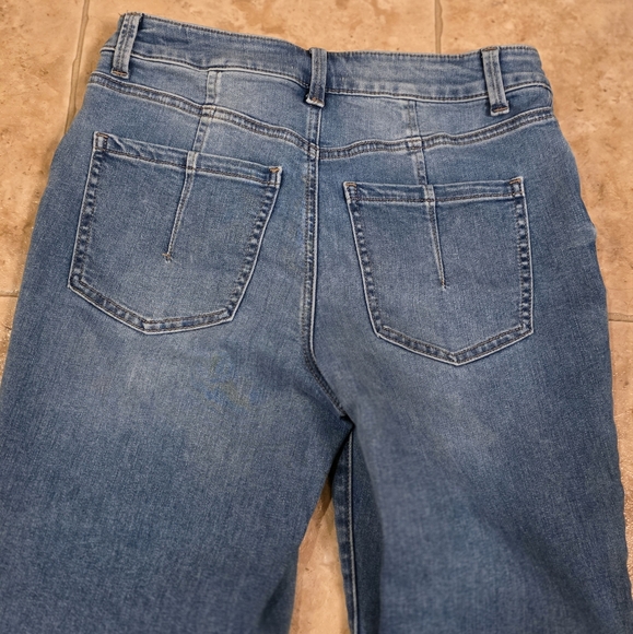 Maurices m jeans EVERFLEX Size 6 Original Fit High Rise Crop Jeans - Picture 5 of 7